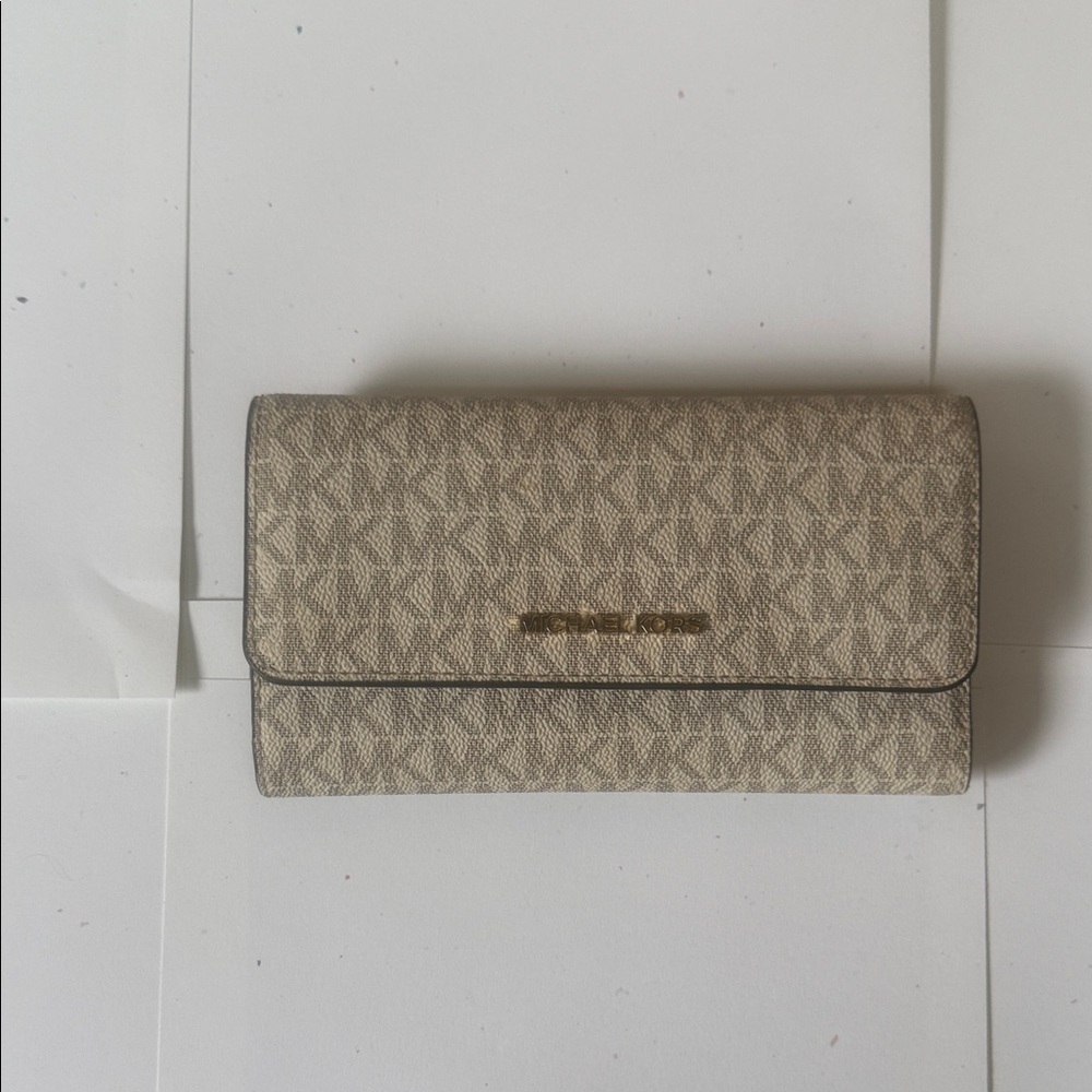 Michael Kors Cream and Tan Tote with Gold Details - Picture 3 of 5
